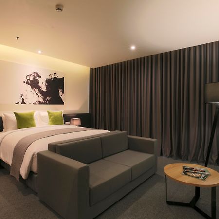 Hotel Zazz Urban Ho Chi Minh Exterior foto